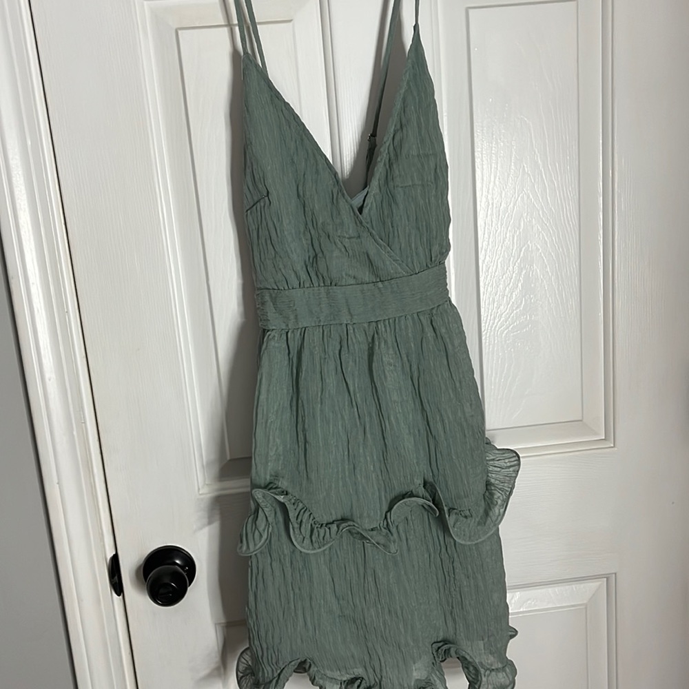 green dress